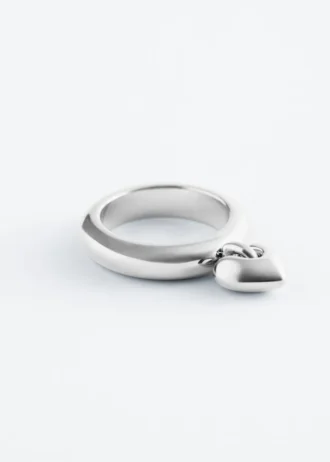 Bague avec pendentif en forme de cœur