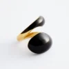Bague sculpturale à double torsion