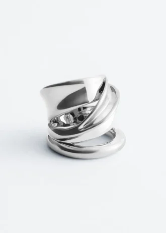 Bague sculpturale à double tour
