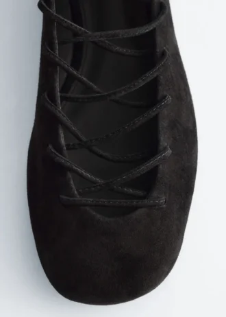 Ballerines en cuir à lacets