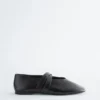 Ballerines en cuir à lanières croisées
