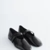Ballerines en cuir à lanières croisées
