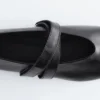 Ballerines en cuir à lanières croisées
