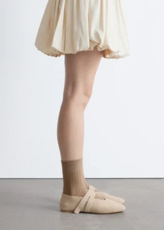 Ballerines en daim à lanières croisées
