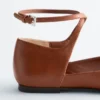 Ballerines à lanières croisées en cuir