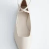 Ballerines à lanières croisées en cuir