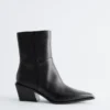 Bottes de cow-boy en cuir élégantes