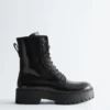 Bottes en cuir à lacets