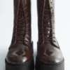 Bottes en cuir à lacets