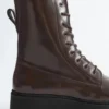 Bottes en cuir à lacets