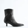 Bottines en cuir à talons bobines