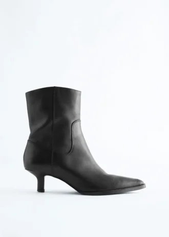 Bottines en cuir à talons bobines