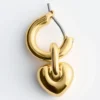 Boucles d&rsquo;oreilles créoles avec pendentif en forme de cœur
