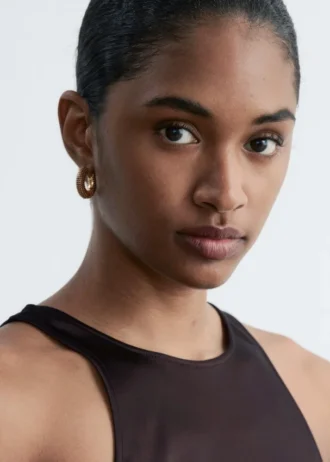 Boucles d&rsquo;oreilles créoles à strass