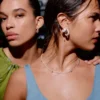 Boucles d&rsquo;oreilles créoles à strass