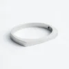 Bracelet rigide angulaire