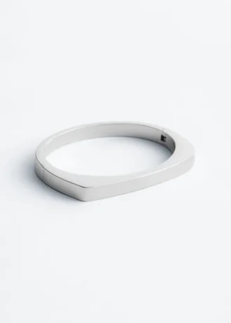 Bracelet rigide angulaire