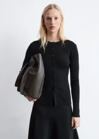 Cardigan en laine mérinos à côtes