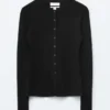 Cardigan en laine mérinos à côtes