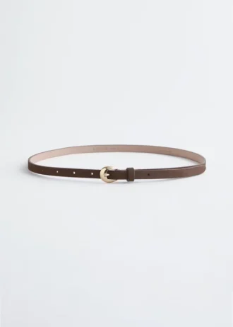 Ceinture fine à boucle en croissant