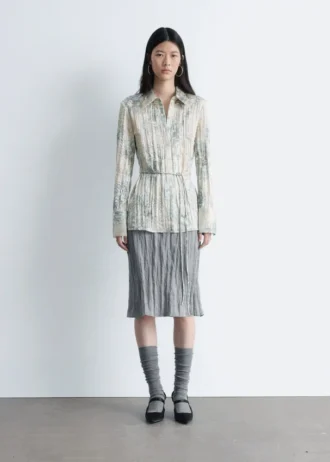 Chemise en crêpe avec ceinture à nouer