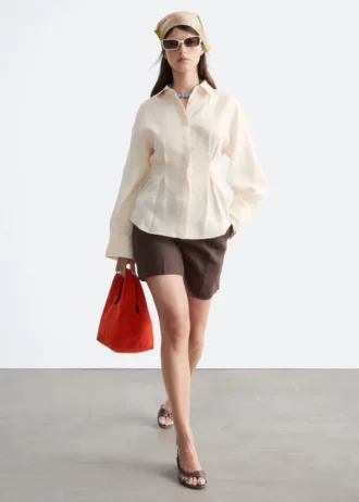 Chemise en lin à plis à la taille