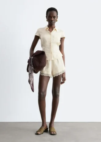 Chemise à nouer dans le dos