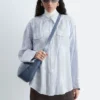 Chemise à poches plaquées et rayures