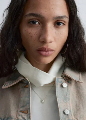 Collier avec pendentif en forme de cœur
