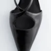 Escarpins à bride arrière en cuir entrecroisé