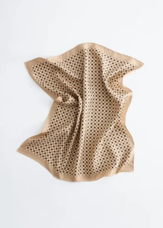Foulard en soie à imprimé géométrique