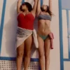 Maillot de bain à coupe triangulaire