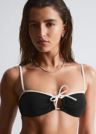 Haut de bikini bandeau à nouer sur le devant