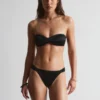 Haut de bikini froncé