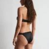 Haut de bikini froncé