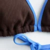 Haut de bikini triangle à bordures contrastées
