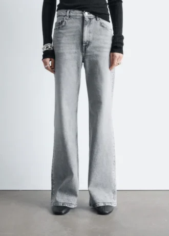 Jeans larges cloutés