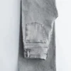 Jeans larges cloutés