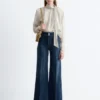 Jeans évasé à plis marqués