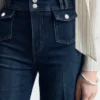 Jeans évasé à plis marqués