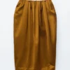 Jupe midi en satin sculpté