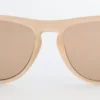 Lunettes de soleil carrées aux bords arrondis