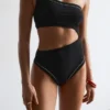 Maillot de bain asymétrique à découpe