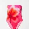 Maillot de bain à bretelles et encolure droite