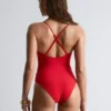 Maillot de bain à coupe triangulaire