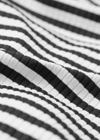 Maillot de bain à encolure droite