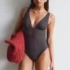 Maillot de bain à encolure en V