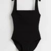 Maillot de bain texturé à nœuds papillon