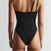 Maillot de bain à une épaule