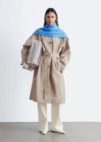 Manteau à carreaux avec ceinture à boucle